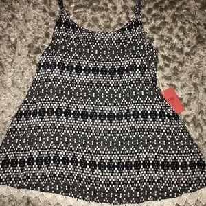 BLACK/WHITE PATTERN TANK